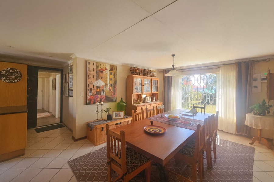 5 Bedroom Property for Sale in Ladybrand Free State